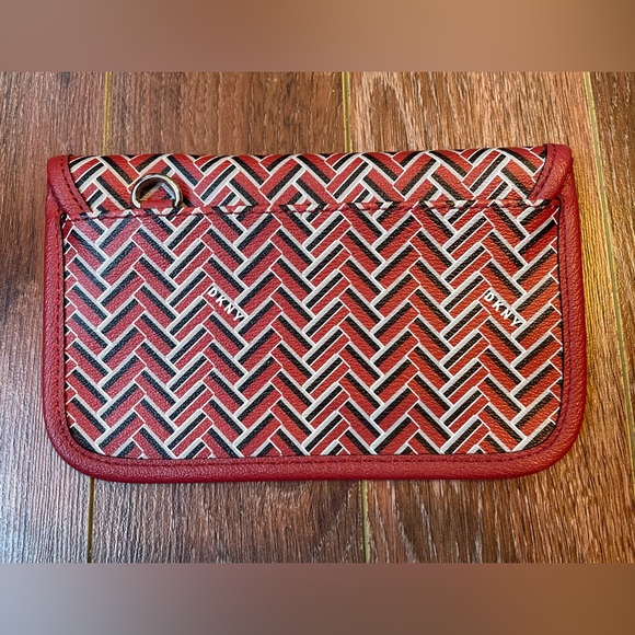 DKNY wallet - Picture 2 of 3